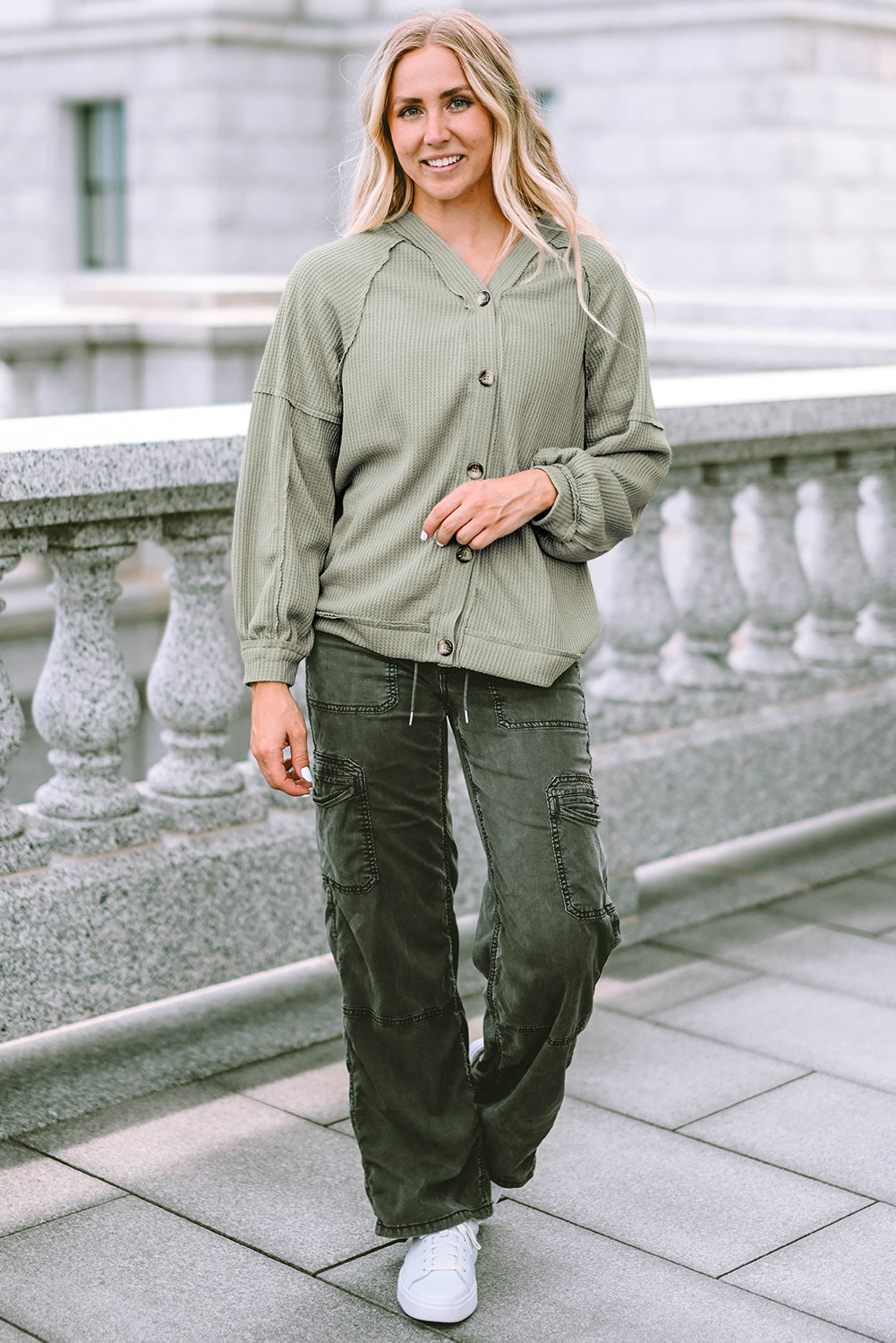 Cardigan vert en tricot gaufré avec boutons et coutures apparentes sur le devant-A WOMAN WE LOVE