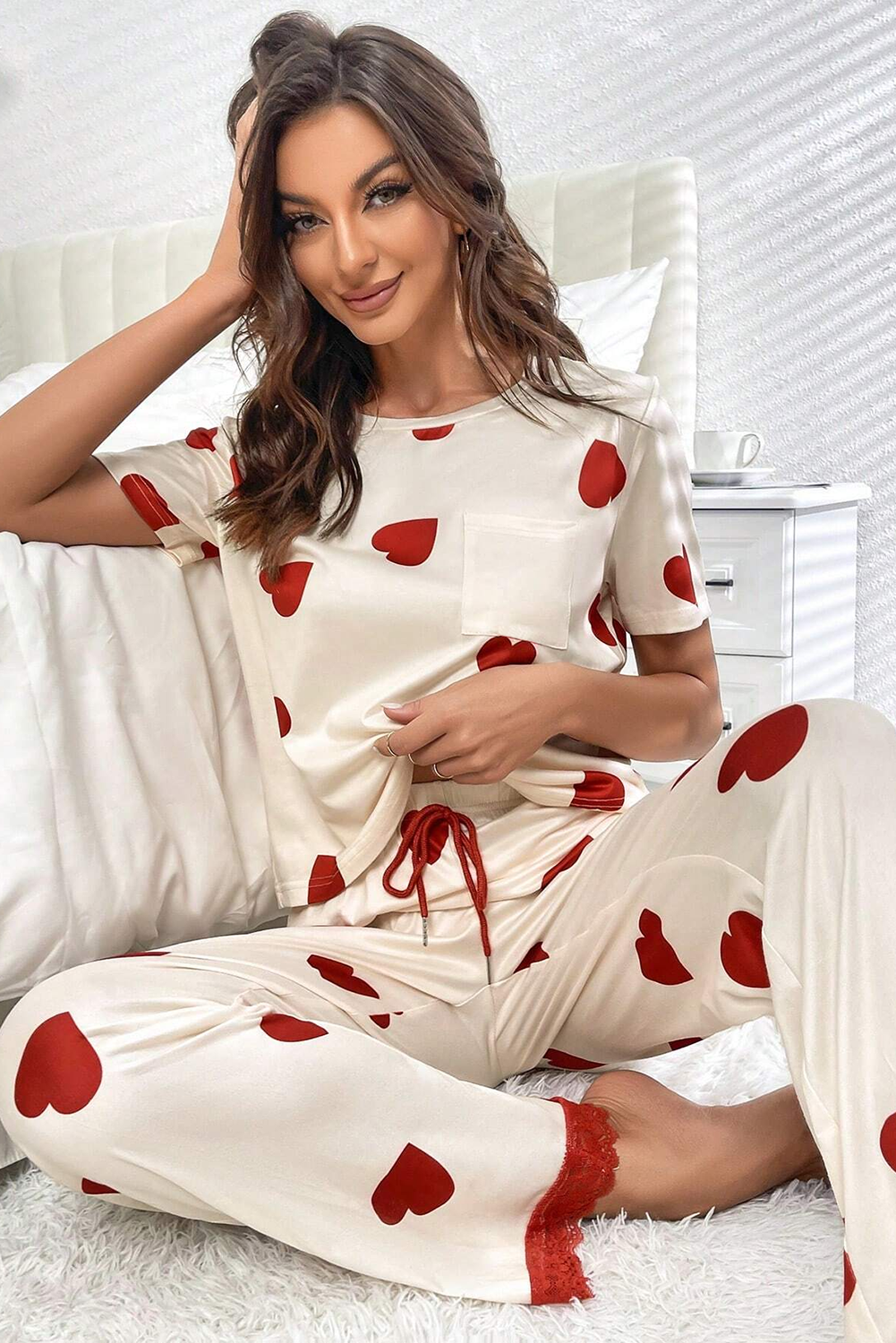 Weiße Valentines Herzdruck Spitze Saum Tee Hosen Pyjama Set