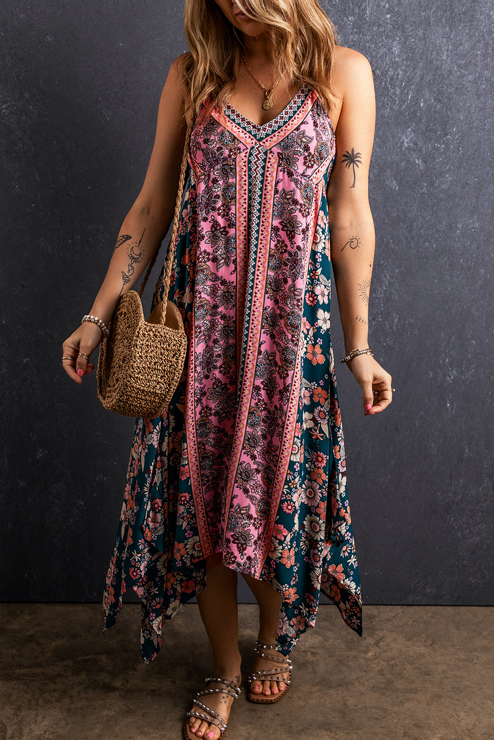 Vestido de verano de rosa largo bohemio con estampado floral y mosaicos