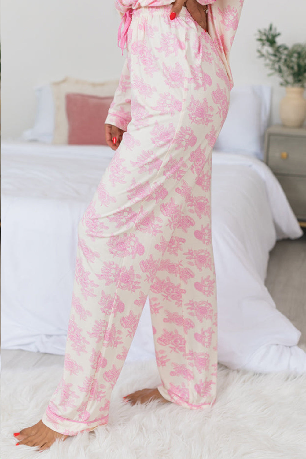 Set de pijama de manga larga y pantalones de color floral rosa