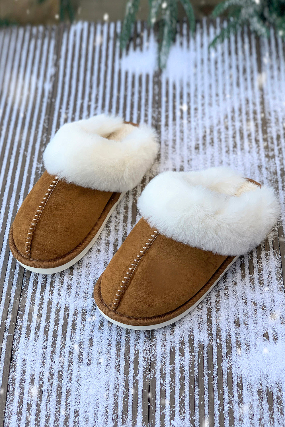 Zapatillas para casas de invierno de gamuza de peluche de camello