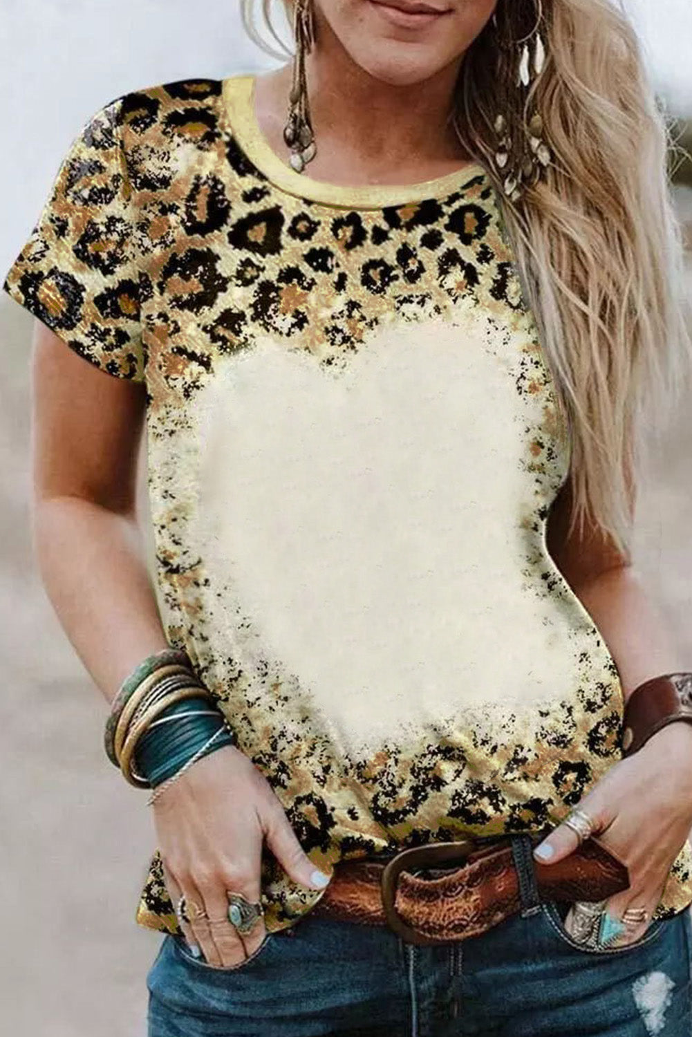 Leopardo blanqueada camiseta de cuello