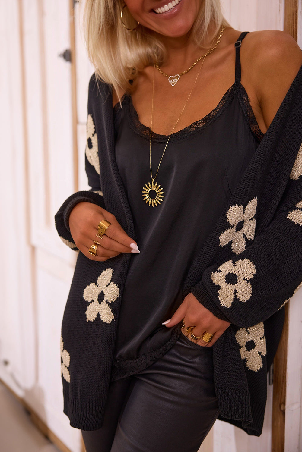Cardigan ample tricoté noir à imprimé floral *-A WOMAN WE LOVE