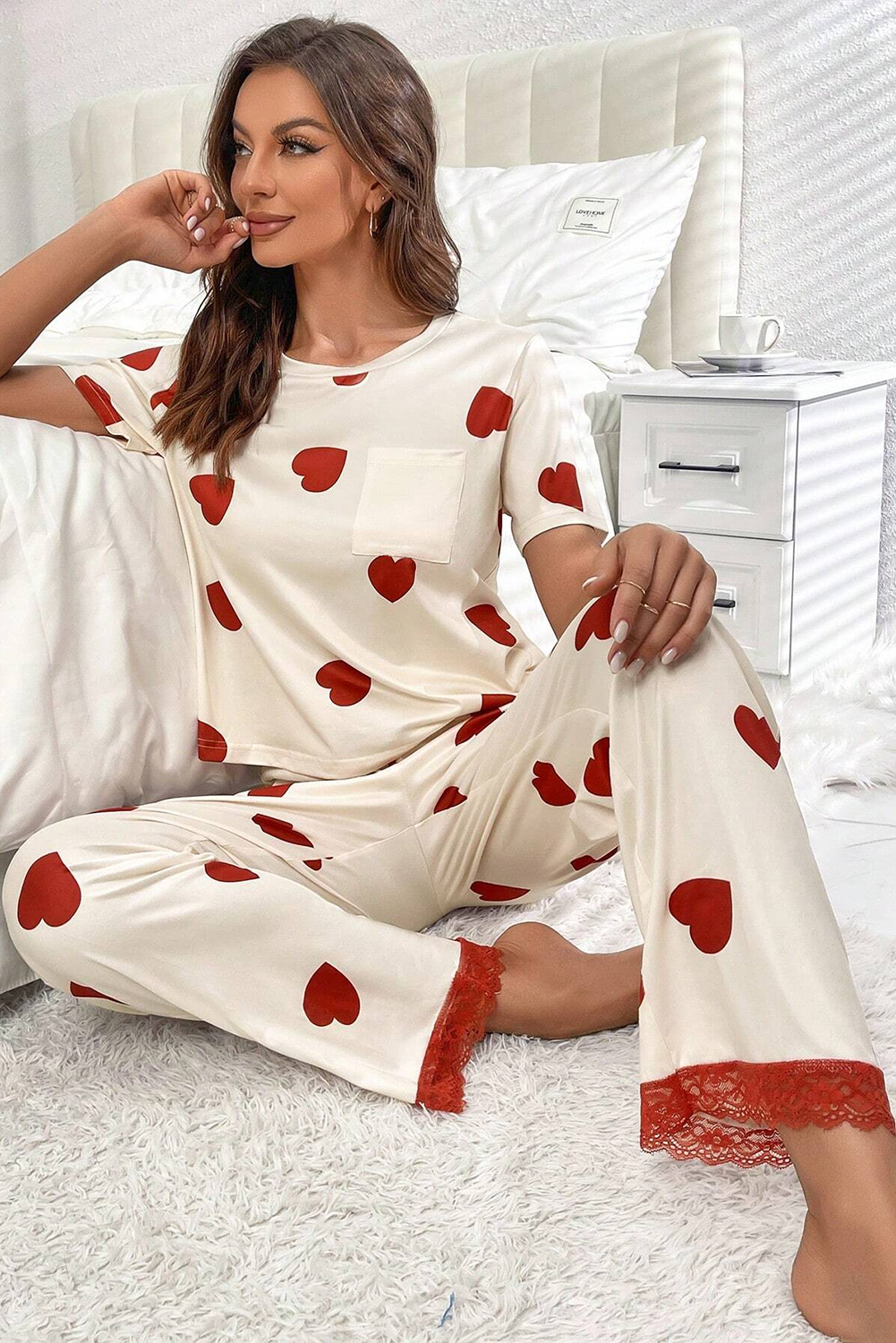 Weiße Valentines Herzdruck Spitze Saum Tee Hosen Pyjama Set