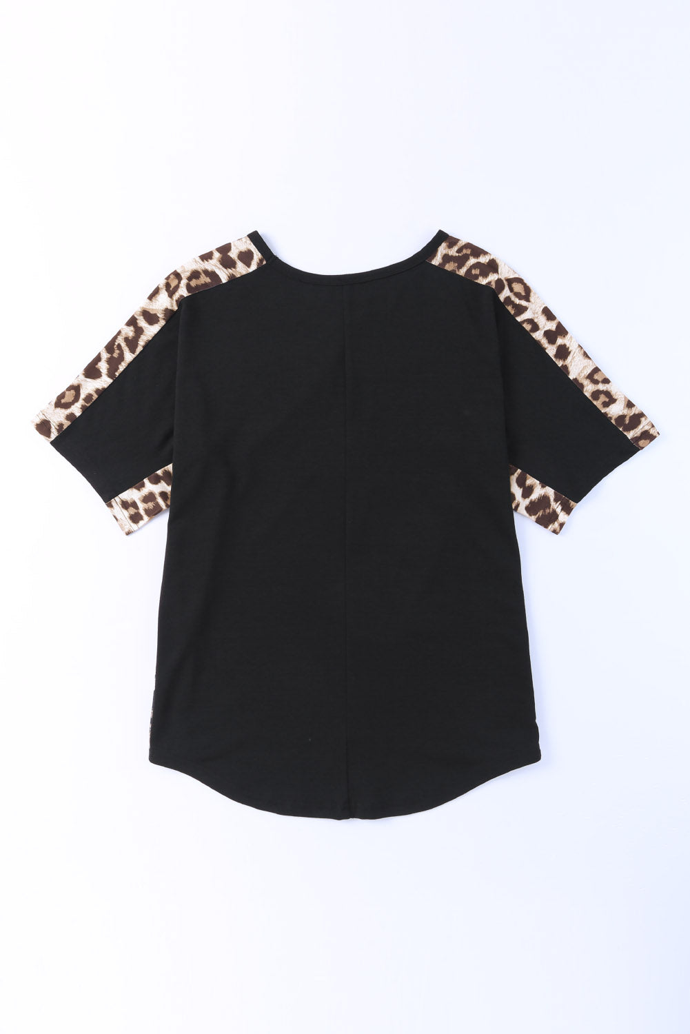 Camiseta de manga corta de empalme de leopardo negro