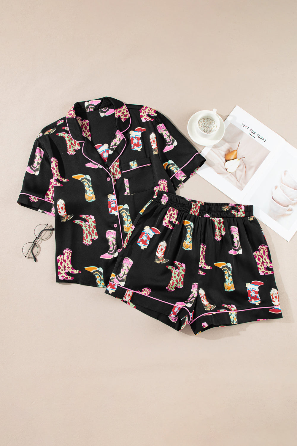 Ensemble pyjama court imprimé bottes western noires-A WOMAN WE LOVE