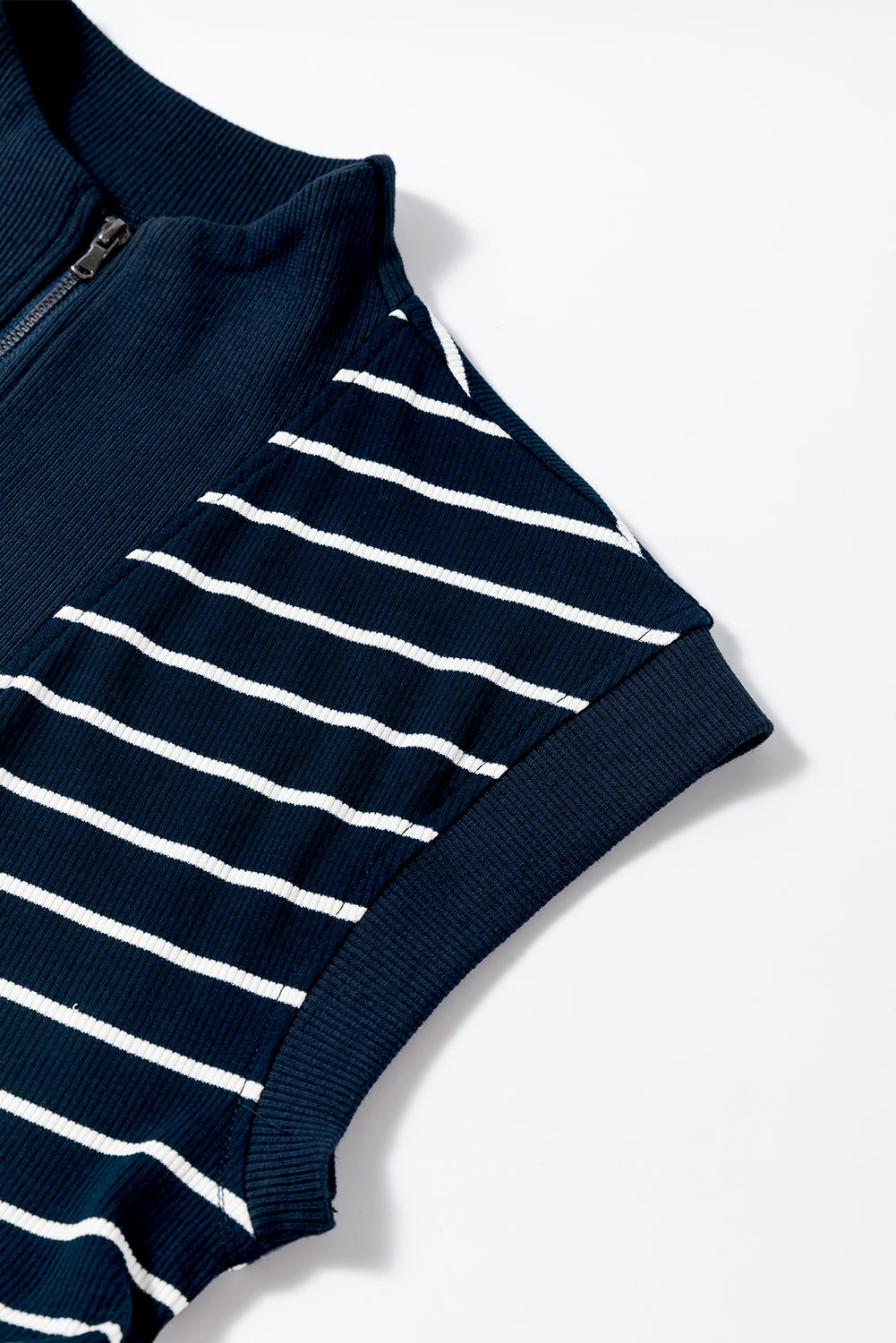 Mini-robe bleu marine à col zippé *