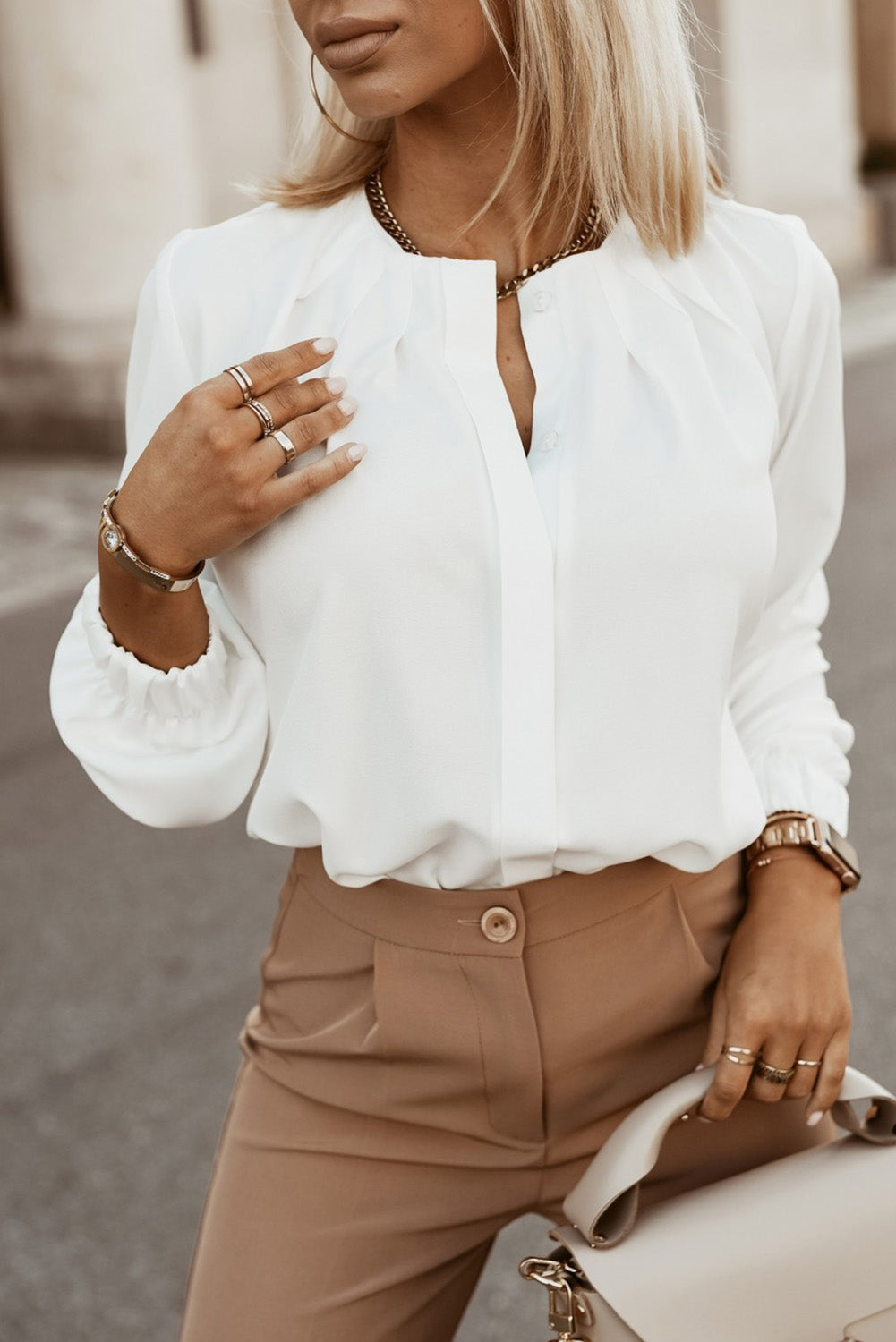 Camisa de manguito estirado de cuello blanco de la tripulación