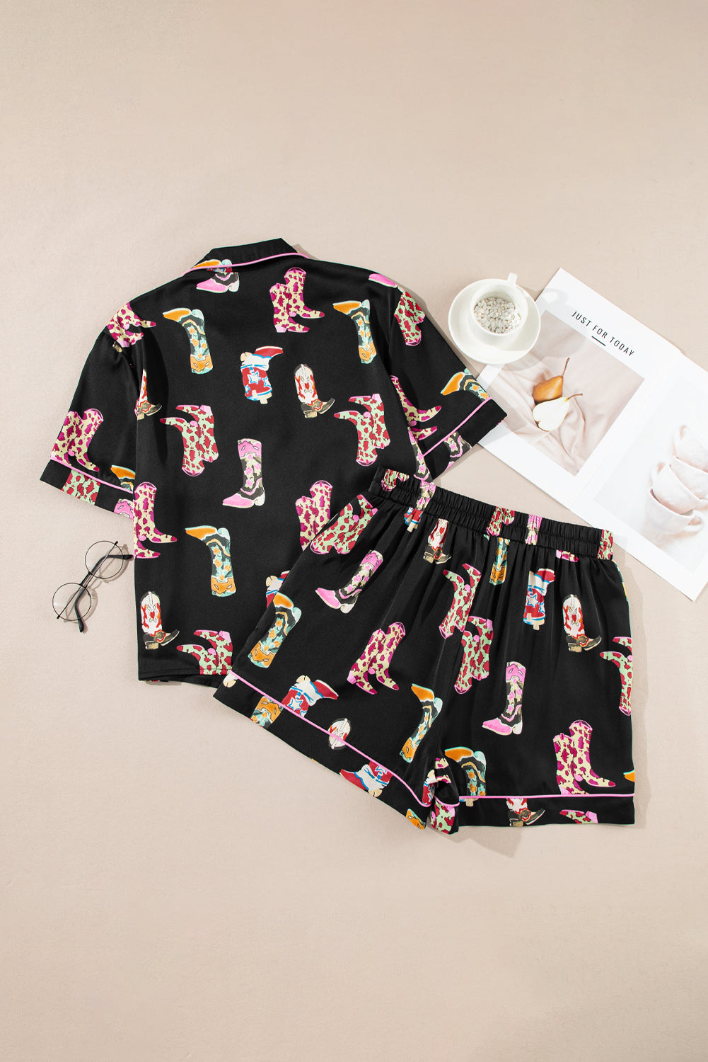 Ensemble pyjama court imprimé bottes western noires-A WOMAN WE LOVE