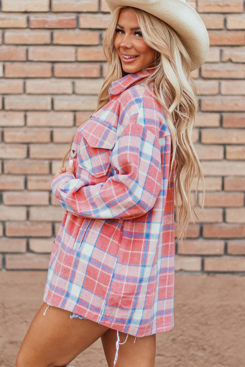 Veste boutonnée rose à carreaux avec poche à rabat