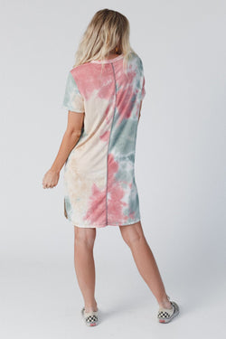 Multicolored sloping slit t-shirt t-shirt tie-dye