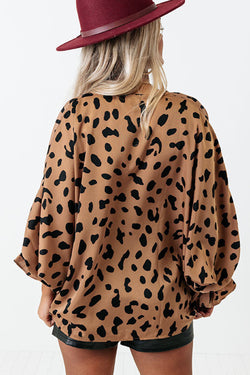 Blouse Large V -neck leopard and ruffle cuffs