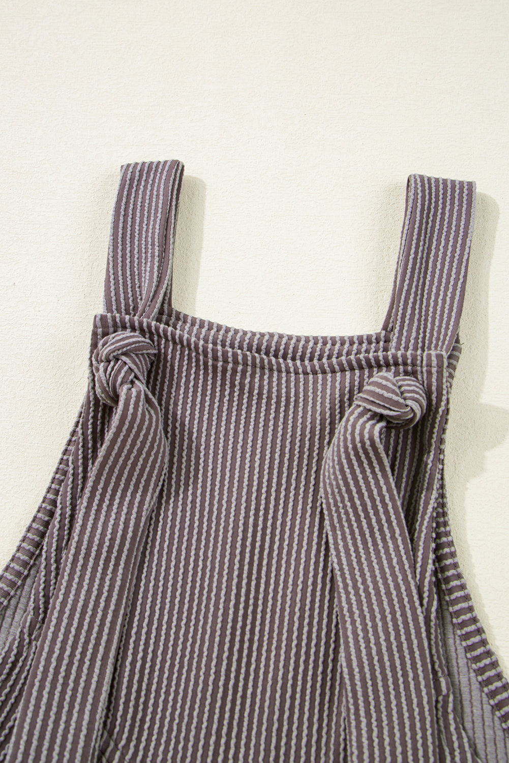 Ample overalls with adjustable straps *