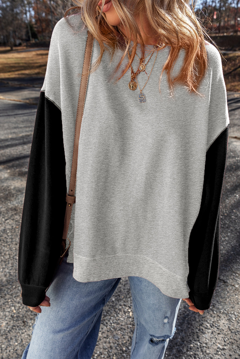 Gray Sweatshirt with drooping shoulders and two-tone patchwork