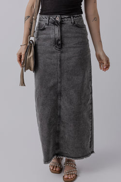 Jupe longue taille haute en denim gris foncé avec ourlet brut et fente dans le dos