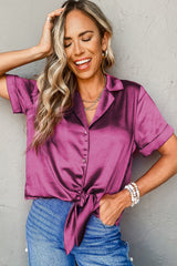 Chemise en satin à manches courtes et poignets repliés rose rouge-A WOMAN WE LOVE