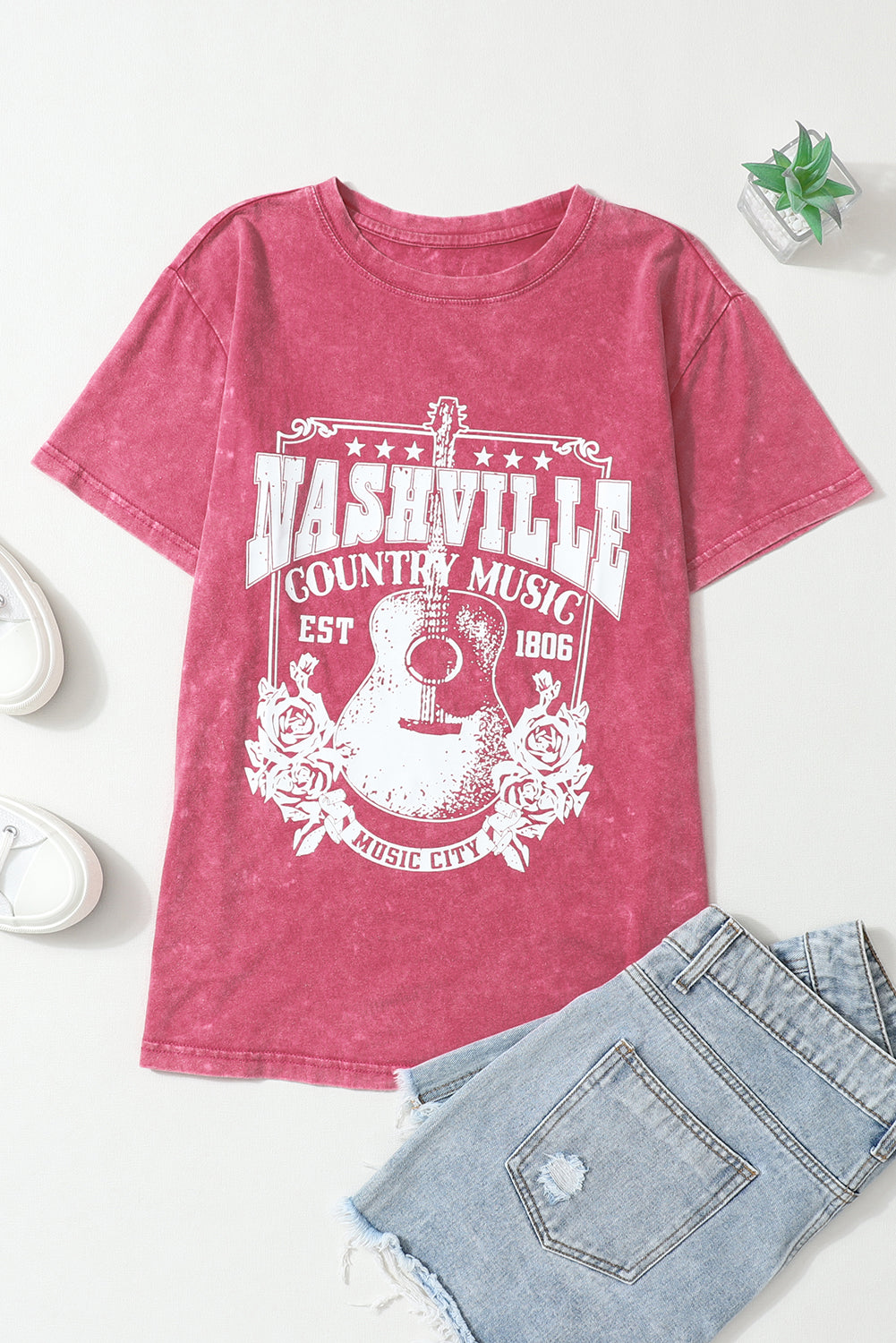 Feuriger Red Nashville Music City Grafikmineral gewaschener T -Shirt