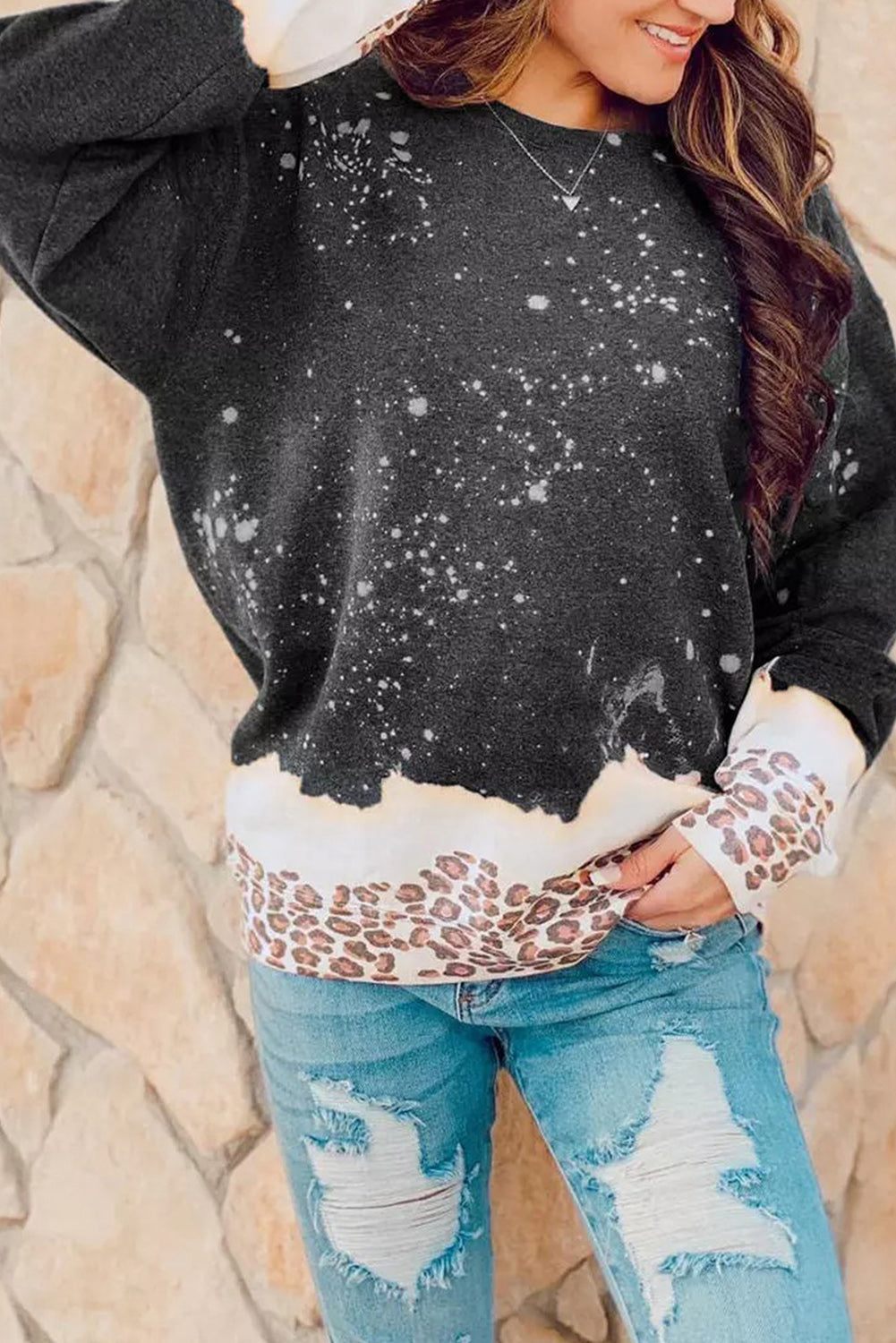 Spaccatura pullover sbiancata leopardata nera