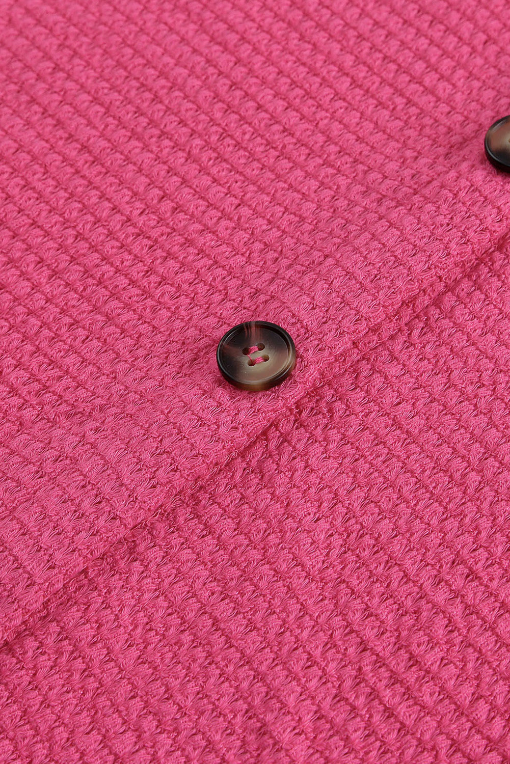 Pink Waffel Strickknopf auf Freizeithemd