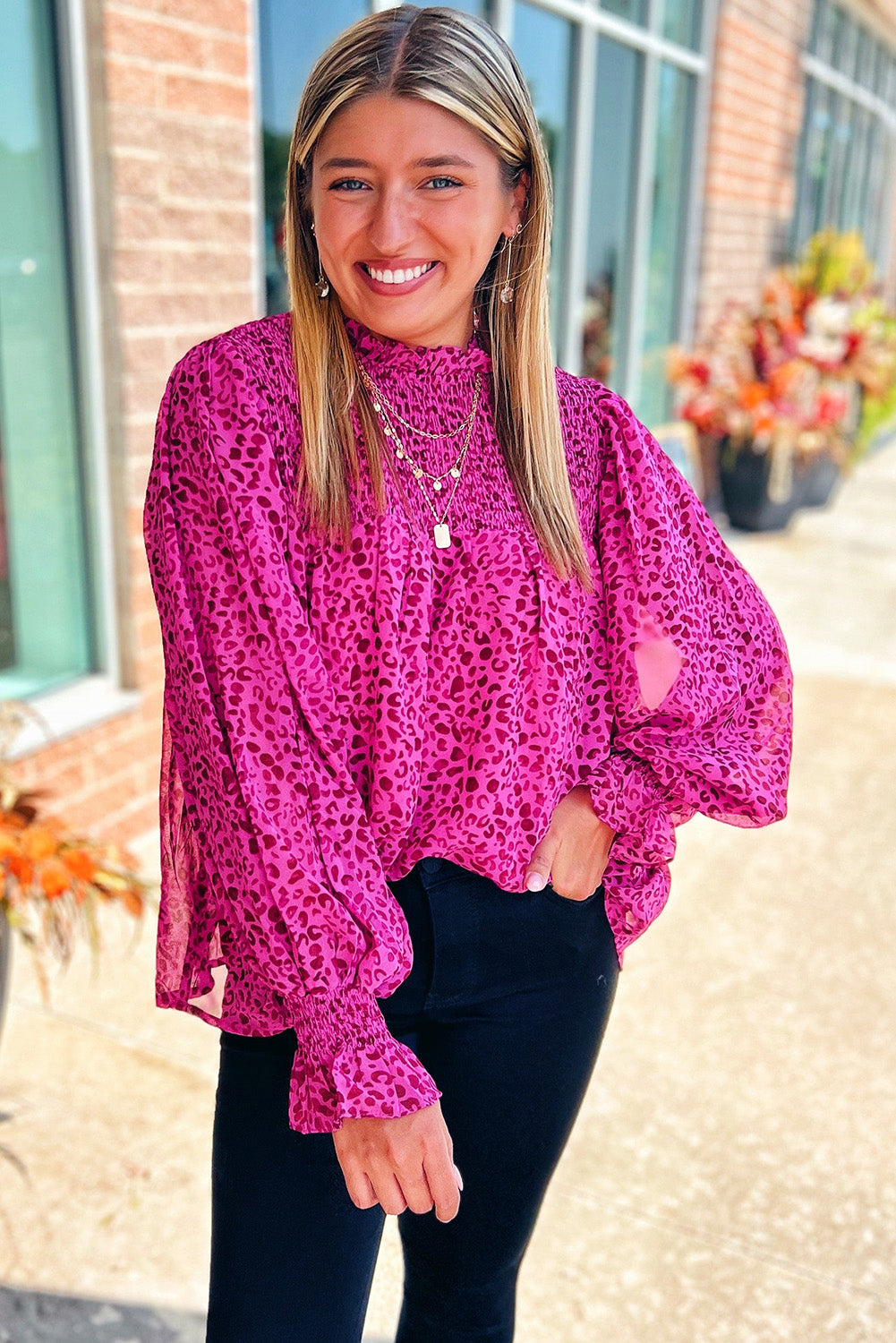 Blouse fluide froncée à  rose-A WOMAN WE LOVE