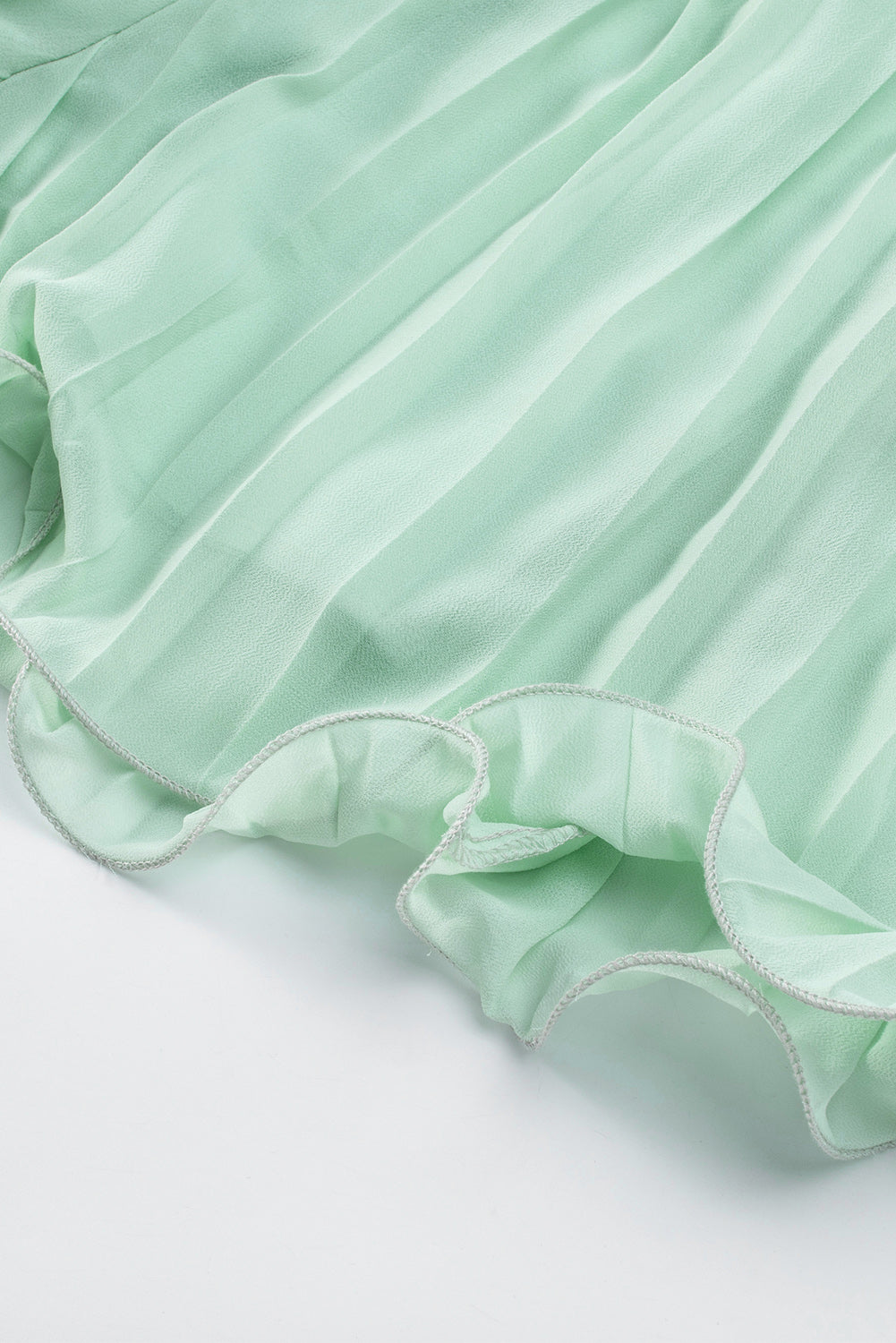 Combi-short plissée à volants et boutons à la taille, col en V, vert-A WOMAN WE LOVE