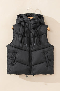 Manteau noir élégant et matelassé à capuche