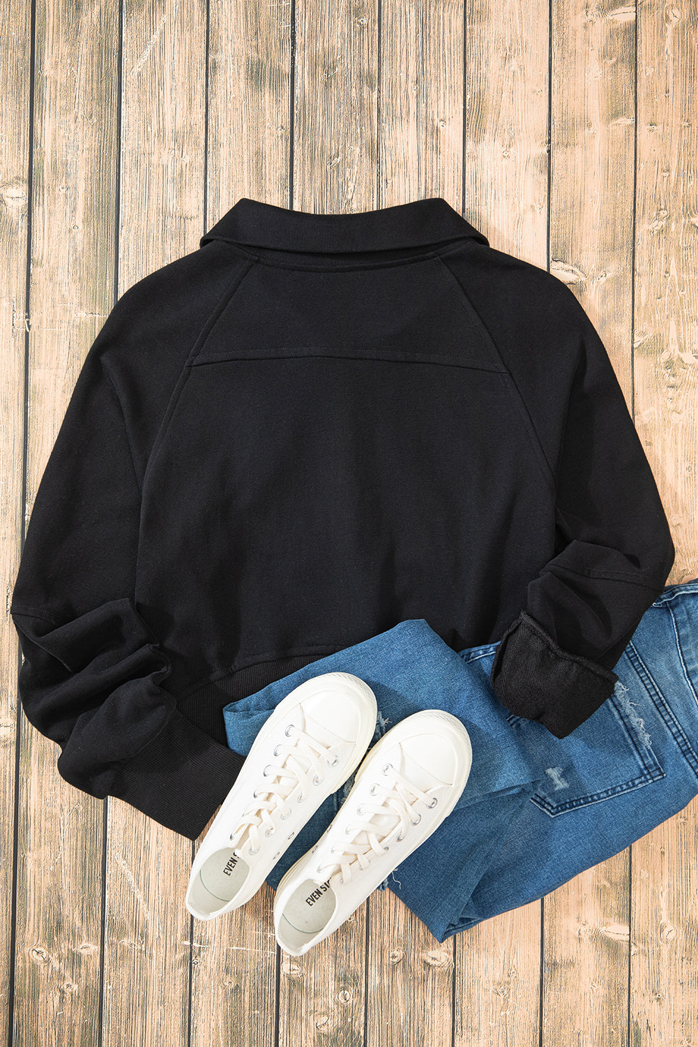 Sudadera de espada negra a cuello y bolsillo de canguro con cremallera de cuarto de vuelta