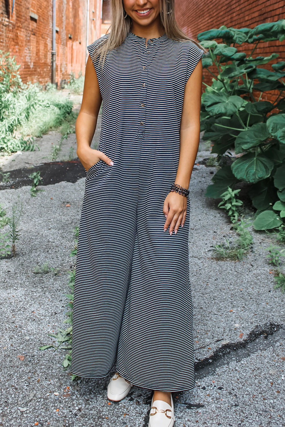 Combinaison sans manches à jambe large *-A WOMAN WE LOVE