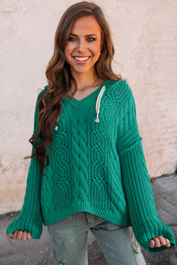 Hooded sweater with contrasting tightening cord in twisted green water knitting