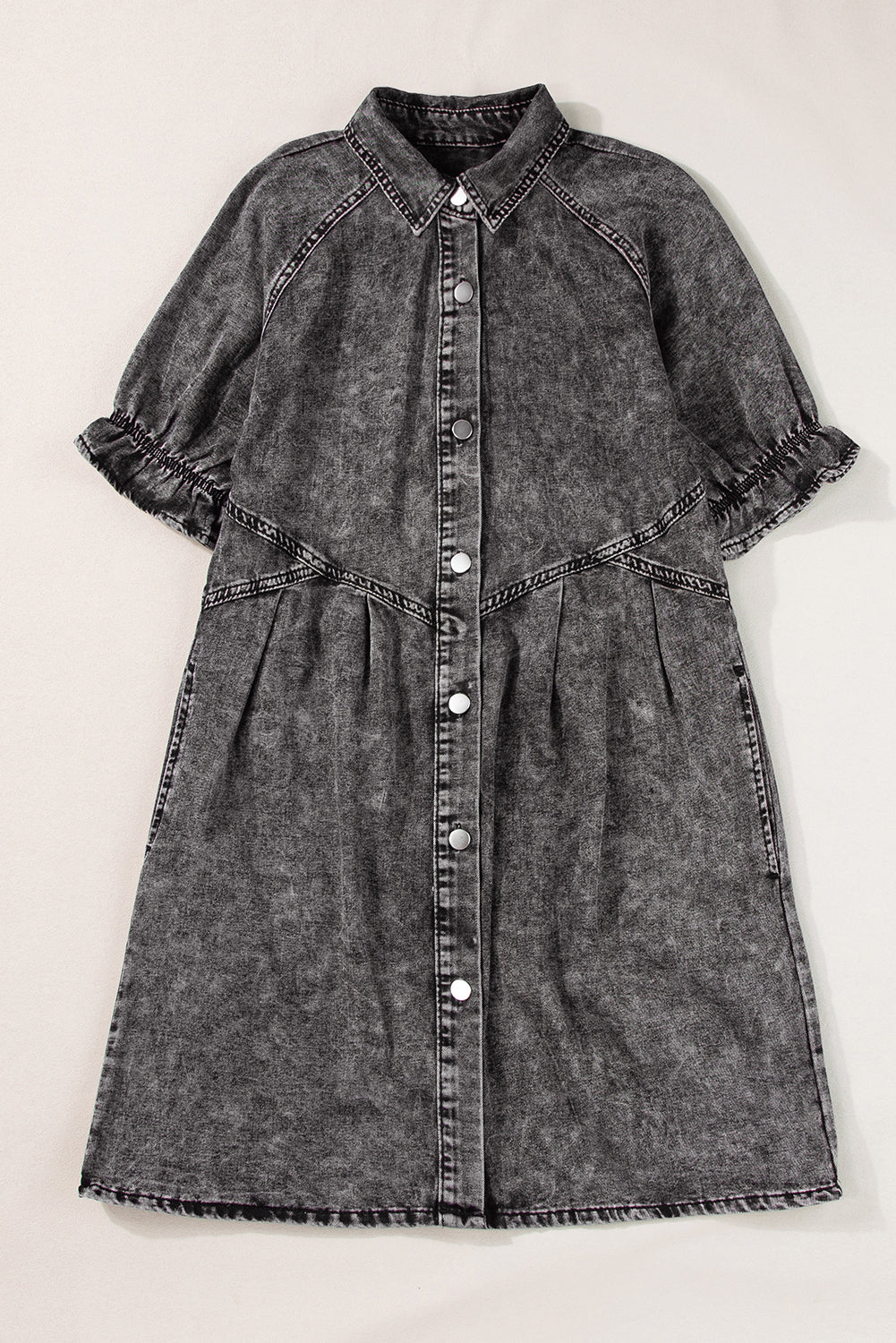Short -sleeved buttoned dress *