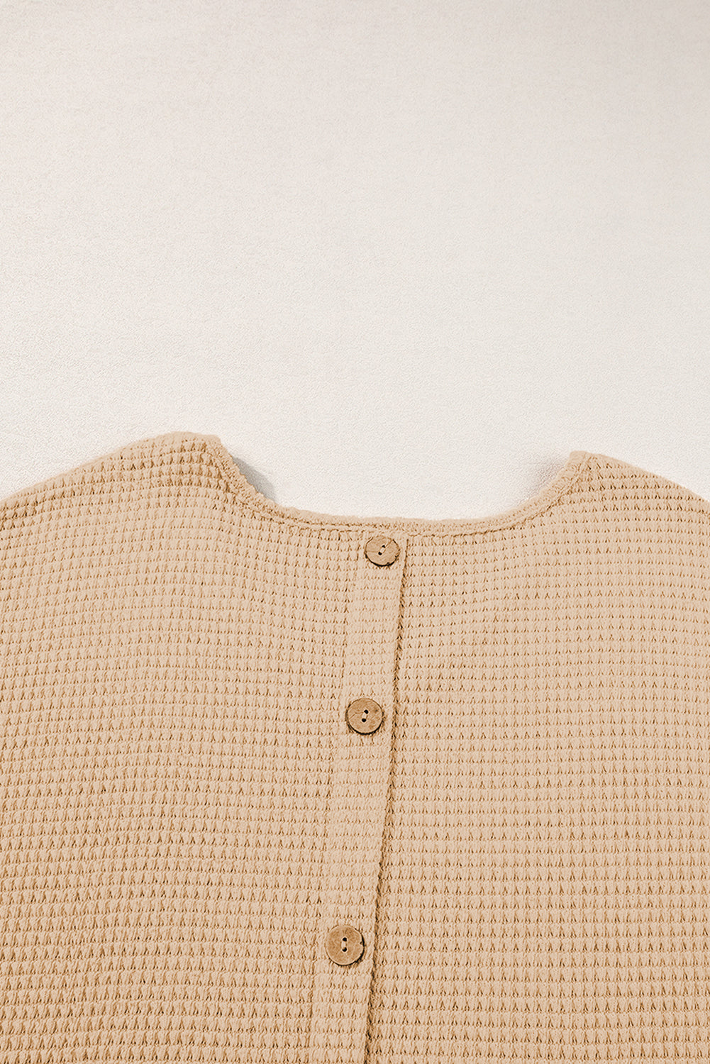 T-shirt à manches retroussées et boutonné en tricot texturé à l'avoine