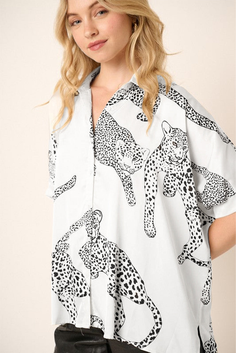 Chemise beige à manches mi-longues boutonnée à imprimé guépard-A WOMAN WE LOVE