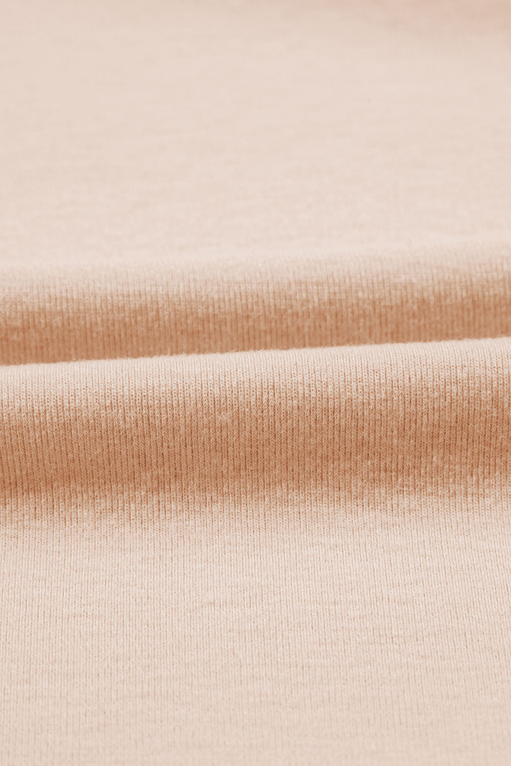 Chemise à volants et col en V boutonnée beige *