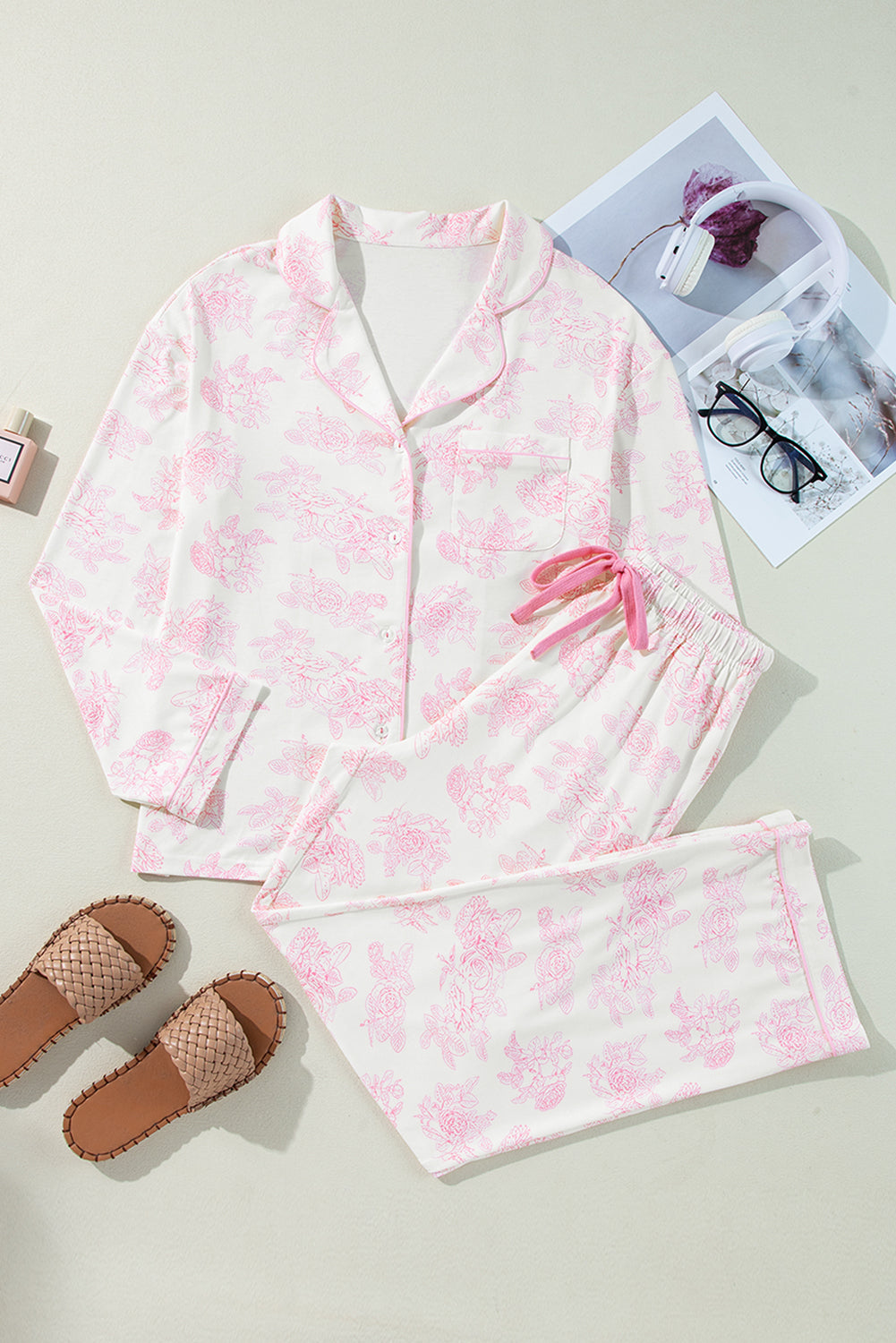 Ensemble pyjama rose à manches longues et pantalon à fleurs-A WOMAN WE LOVE