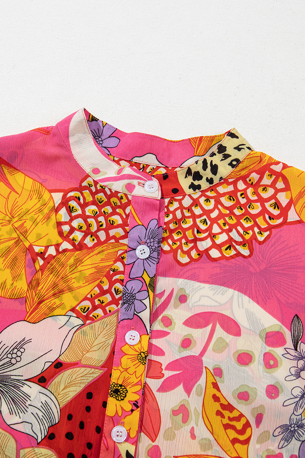 Chemise à manches bulles à volants et boutonnée à imprimé floral abstrait rouge-A WOMAN WE LOVE