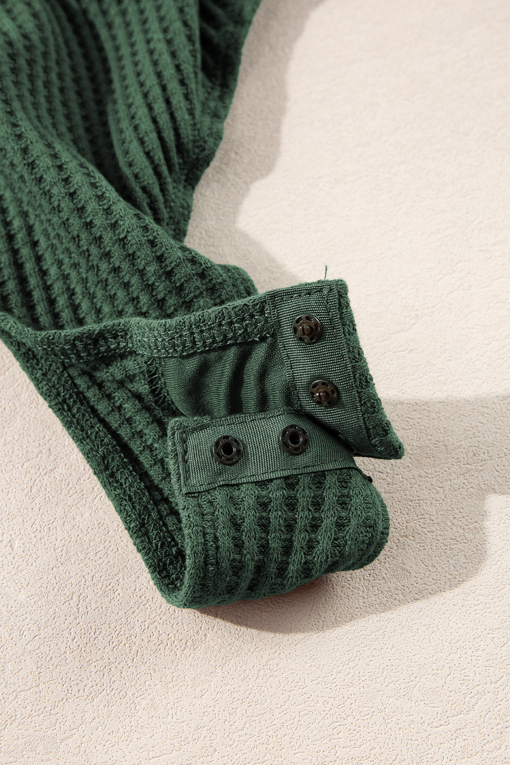 Blackish Green Waffle Knit Slim Fit Wrap V Bodysuit de cuello