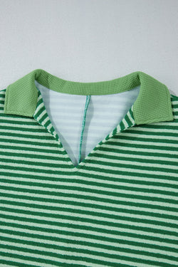 Ample wide patchwork with green stripes and V -neck