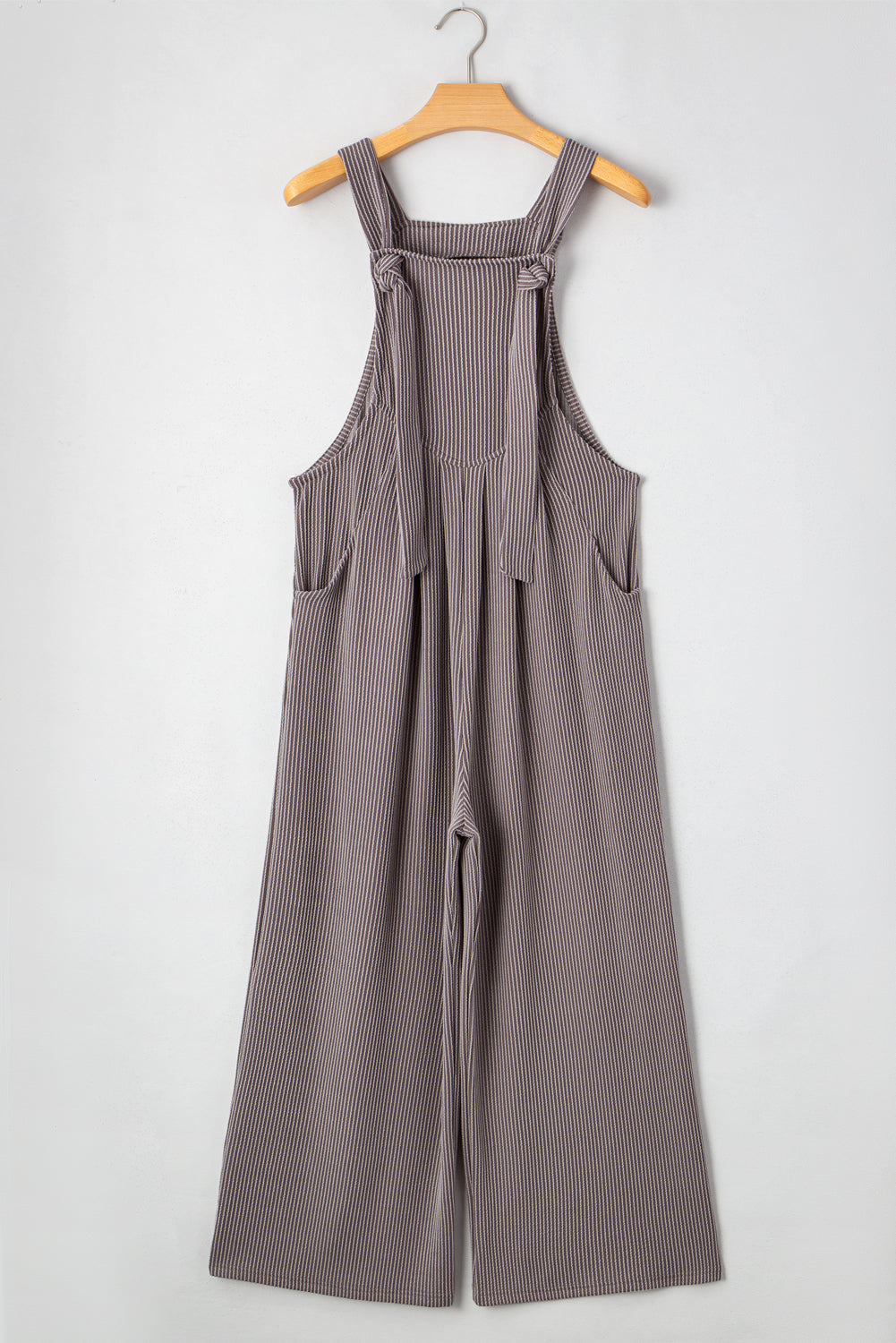 Ample overalls with adjustable straps *