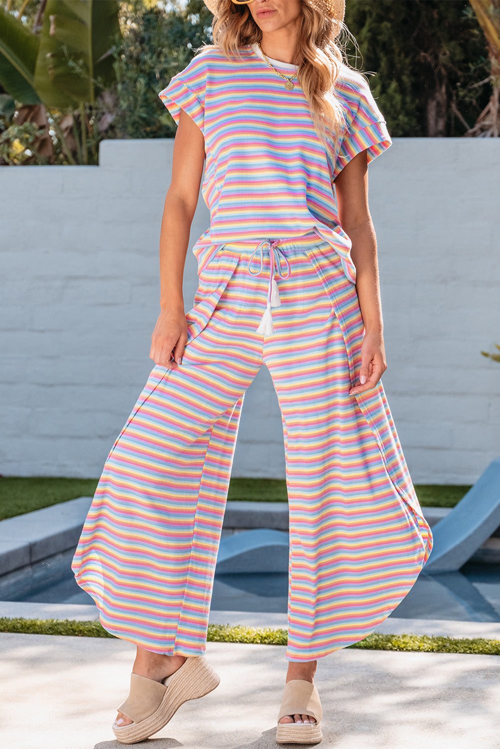 Stripe rayo arcoiris tee camada con borde de pantalones de pierna ancha set