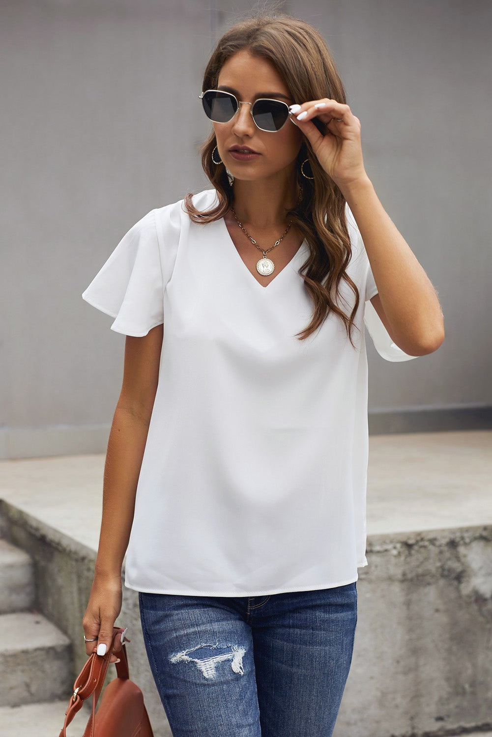 T-shirt blanc couche en V