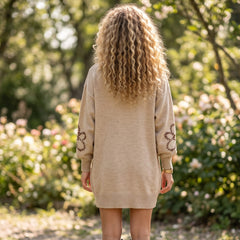 Robe pull beige à fleurs, col rond et manches bouffantes