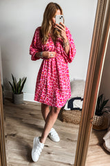 Robe rose à imprimé léopard élastiqué à col en V et manches 3/4 bouffantes