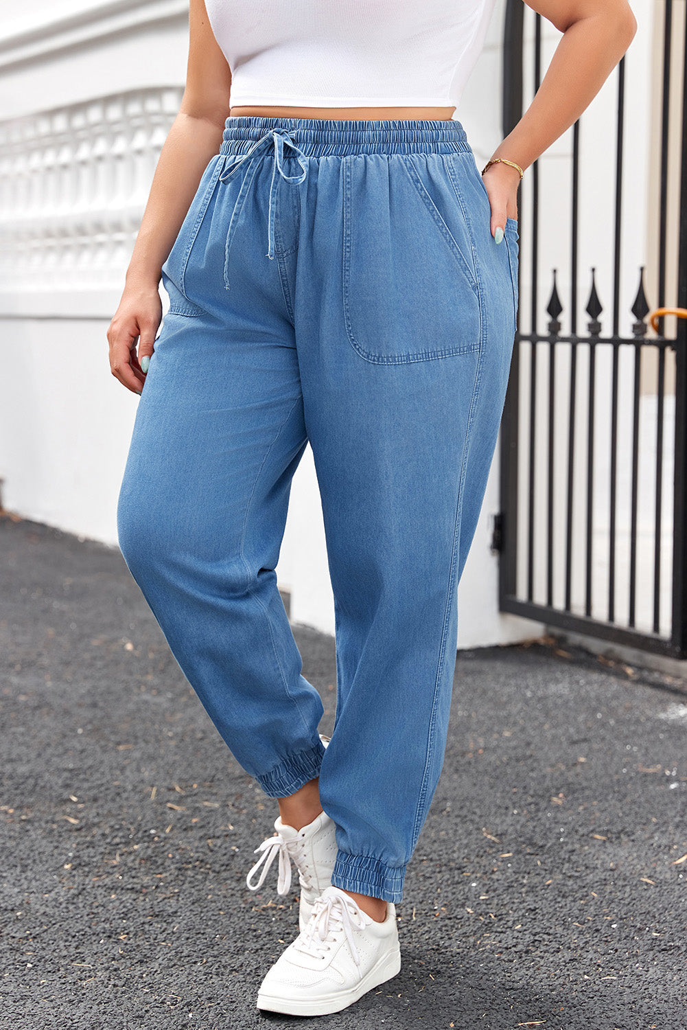 Pantalon de jogging en denim bleu crépuscule avec poches à la taille et cordon de serrage de grande taille