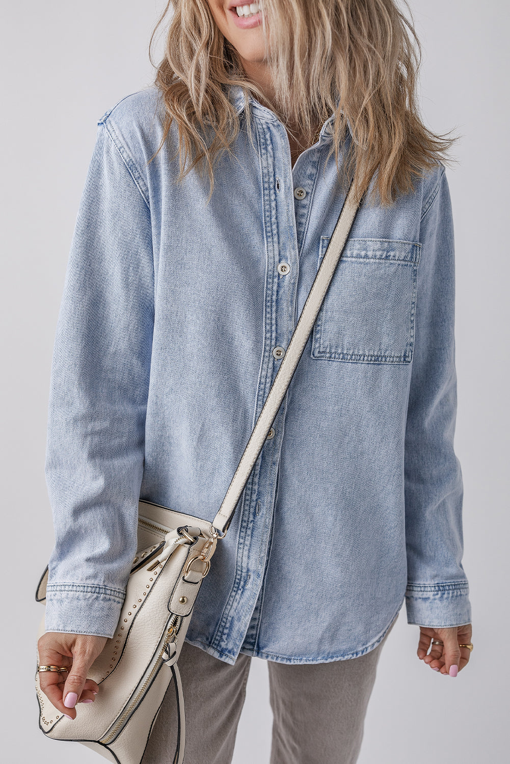 Veste en denim boutonnée à manches longues et poche poitrine Beau Blue