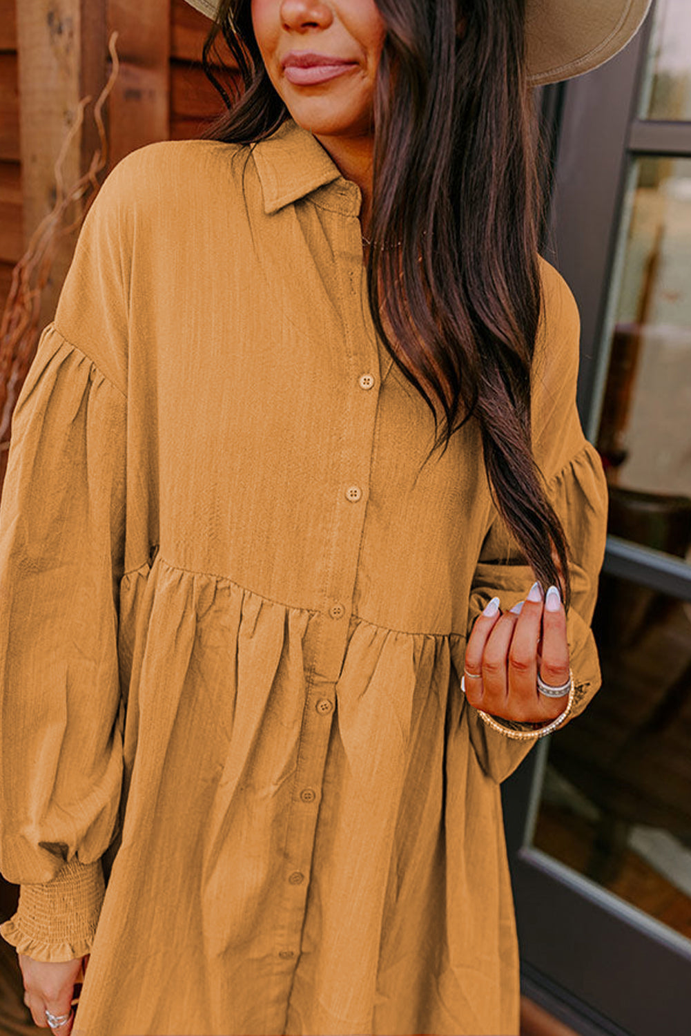 Robe chemise ample beige français clair à manches évêque