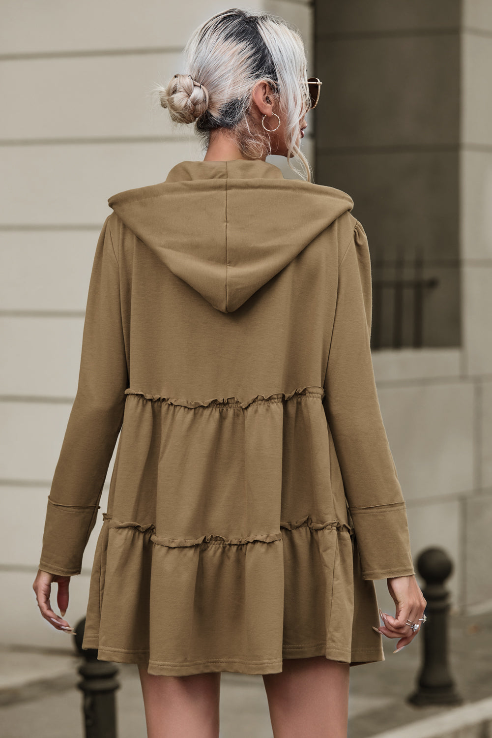 Veste à capuche kaki à volants et volants avec cordon de serrage