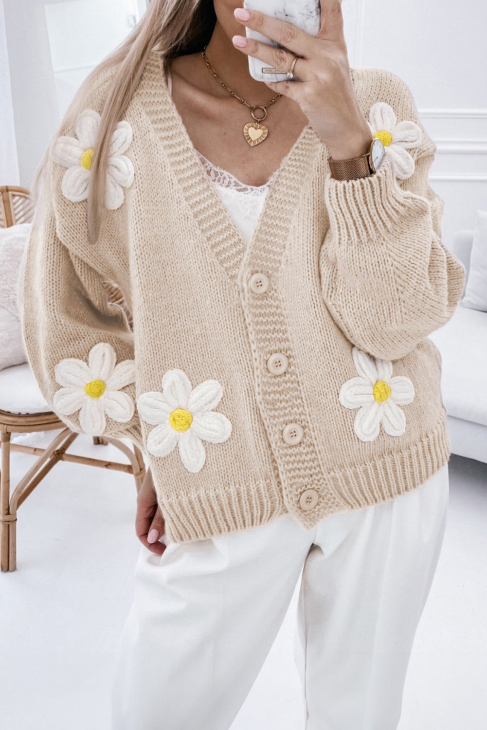 Cardigan élégant boutonné sur le devant avec décoration florale parchemin-A WOMAN WE LOVE