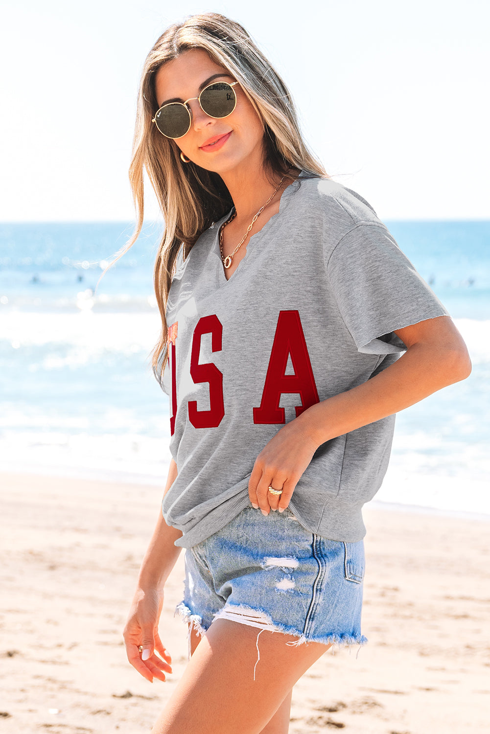 Light gray light t-shirt with lettering USA and notched collar