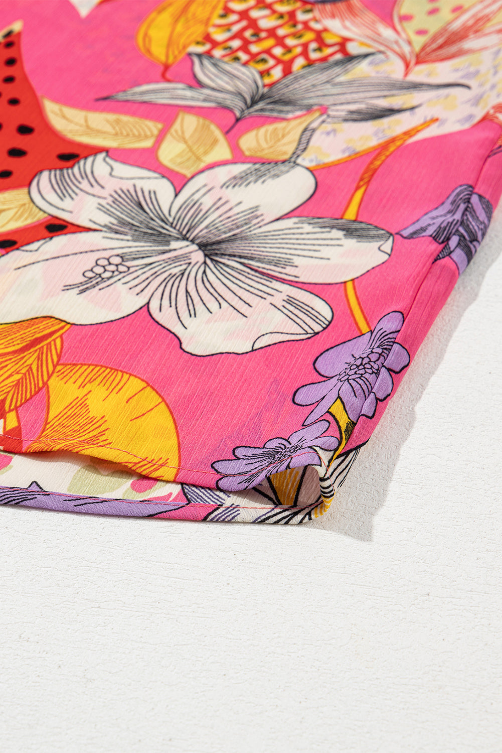 Chemise à manches bulles à volants et boutonnée à imprimé floral abstrait rouge-A WOMAN WE LOVE