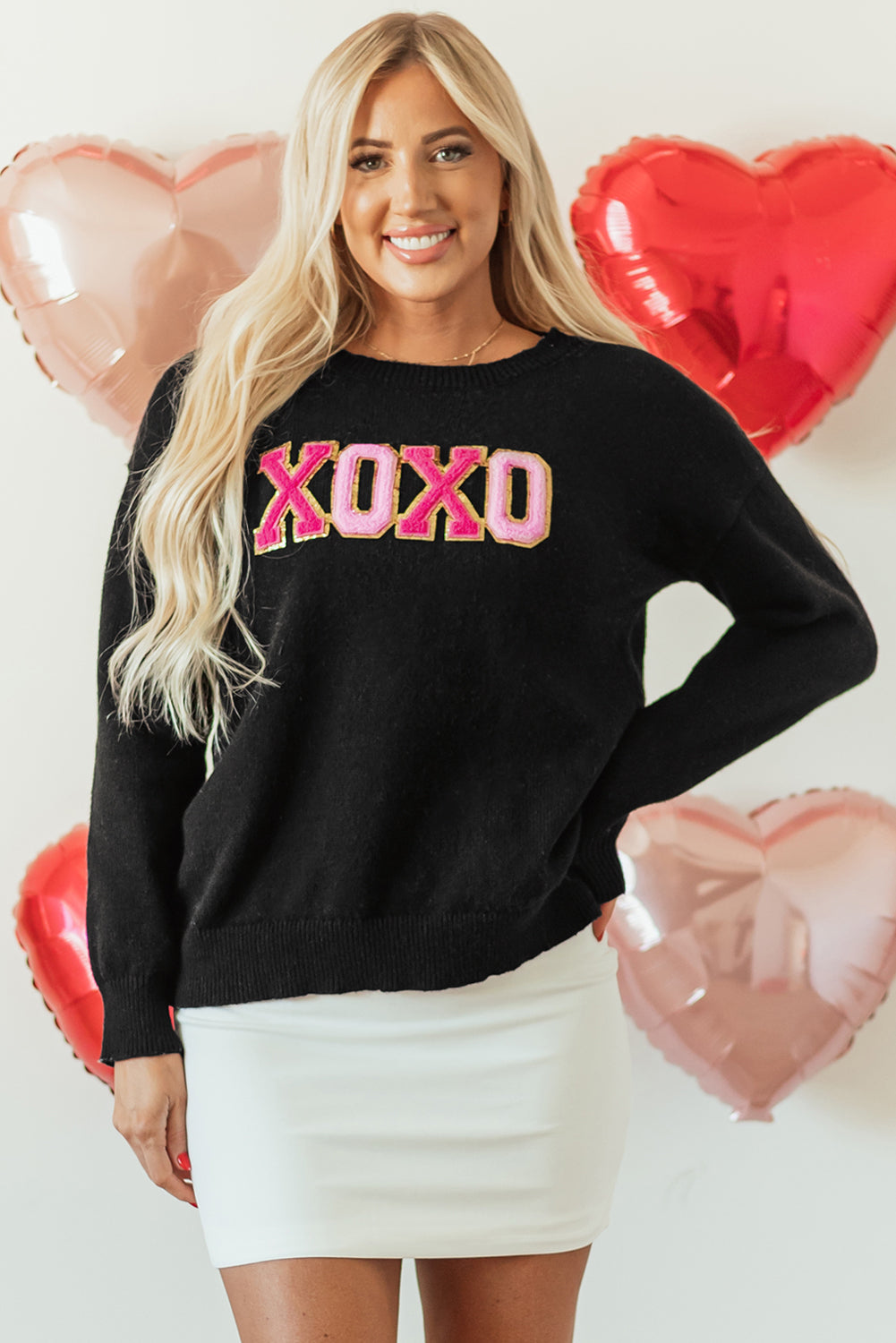 Pull décontracté à col rond imprimé pailleté XOXO noir